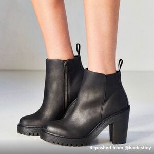 Dr. Martens Magdalena Black Leather Platform Ankle Boots, Size 7